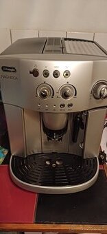 Delonghi kávovar