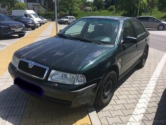Octavia 81kw L&K sedan žlutá kůže zelená metal