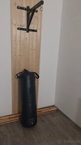 Boxovací pytel, držák,lapy a rukavice - vše Decarhlon