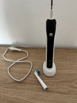 Elektrický zubní kartáček Oral-B PRO