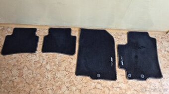 Prodám velurové koberce Kia Rio + gumové zdarma