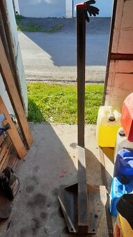 Jeřábové rameno Desta. Desta hák. Vysokozdvižný vozík.