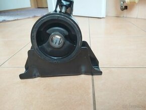 Prodám pravý silentblok pro Mazdu Premacy 2.0 TDI - 1