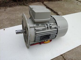 Přírubový elektromotor 1,5kW; 970ot.