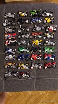 Sbírka motorek 34ks