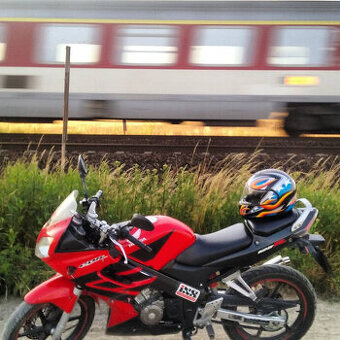 CBR 125R 2004 - 1