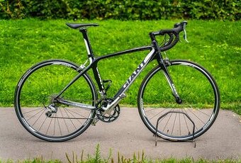 Silniční kolo Giant Defy Carbon