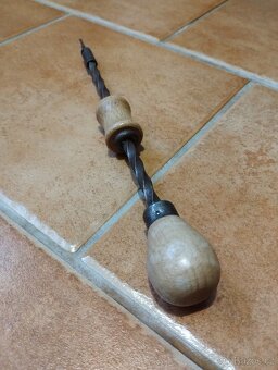 Hoblík, ruční vrtačka