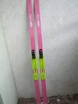 Dívčí Junior běžky SNOW BUNNY délka 150cm, váz. profil NNN F