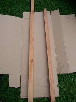 Dřevěné hranoly.