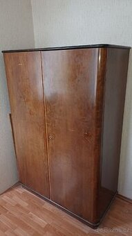 Šatni skříň - masiv
