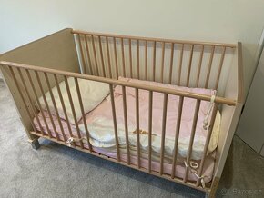 dětská postýlka