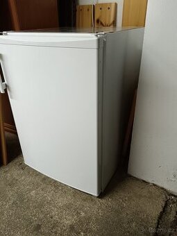 Prodám ledničku s mrazáčkem