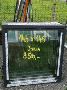 okno tři skla antracit