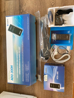 Modemy a eet top box + různé kabely