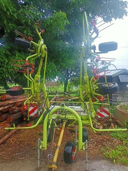 Pěkný obraceč sena Class Volto 6,4 m