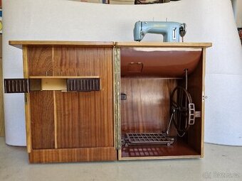 Šicí stroj Minerva