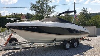 Kajutová motorová loď, člun Regal 2250