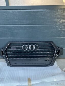 maska audi q7 15-15 sline s-line cerna grill