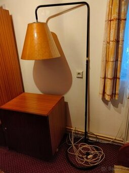 Retro stojací lampa