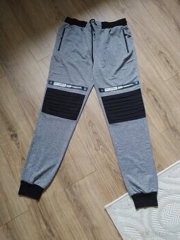 Tepláky nové vel. 176/182  (L)/170/176