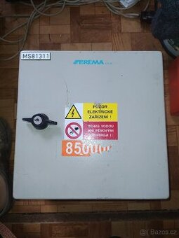 Kovový elektro rozvaděč s ovládačkou