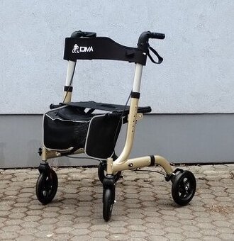 Čtyřkolové chodítko