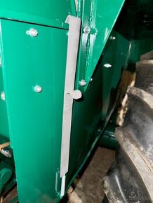 Úchyty kapoty Škoda 30