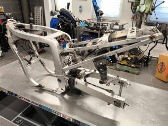 Suzuki gsxr 750 rám