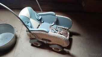 Prodám starožitný kočárek