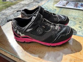 Tretry, boty na kolo