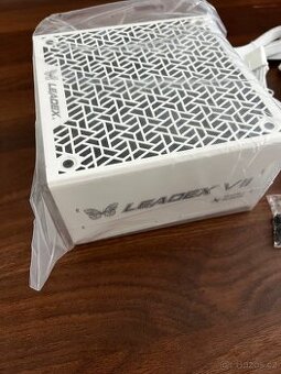 Super Flower LEADEX VII XG 850W – 80+ Platinum, ATX 3.0