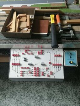 H0 -  železnice - panel -  vláčky , mašinky