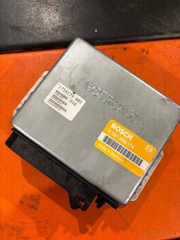 BMW E30 řídící jednotka