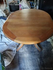 Dřevěný  jídelní  stůl  olše - 1