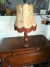 Prodám dřevěnou lampu
