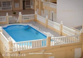 Studio 33 m2 s bazénem, Torrevieja, Španělsko