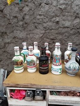 Pivo,pivní lahve,lahve,pullitr,sklenice na pivo.