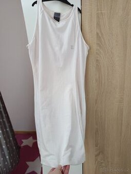 Sportovní šaty dri-fit, NIKE M-L , na tenis atd..