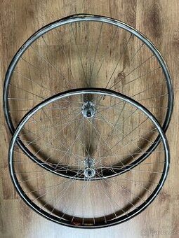 Zapltetená kola na Favorit F1, GP4, Campagnolo, čtyřlístky r