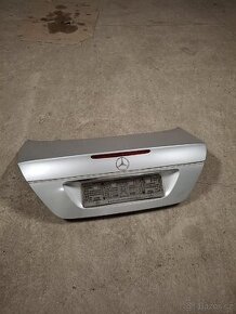 Víko kufru, páté dveře Mercedes benz W211 sedan