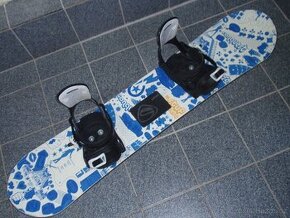 PĚKNÝ SNOWBOARD STUF CONQUEST 118 CM+VÁZÁNÍ STUF