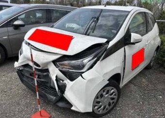 Predám havarovanú Toyota Aygo 999cm 53 kW tok 7/2020.