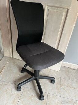 Kancelářská židle KONGUR tmavě šedá