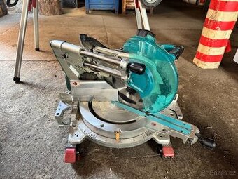 Pokosová pila MAKITA LS1219L