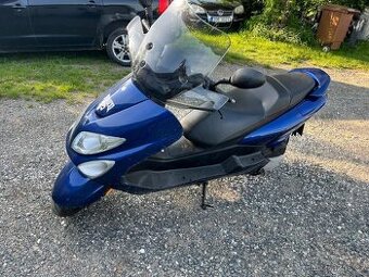 Yamaha 125 skutr