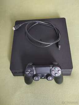 PS4 Slim 500GB s ovladačem, libovolné hry dle výběru