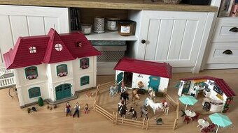 Schleich dům, stáj, karavan, kavárna