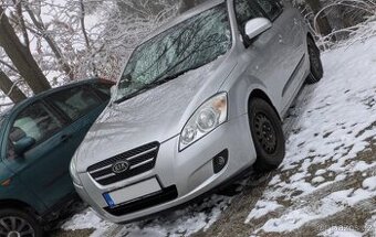 Kia Ceed 2007 Hatchback 80kW 1.4 CVVT stříbrná metalíza