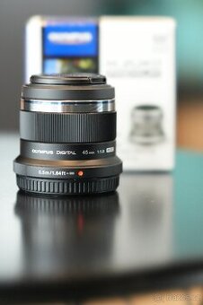 Olympus Zuiko 45 f1,8